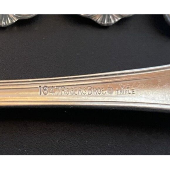 Set of 4 Priscilla 1900 Rogers Bros 1847 Silverplate 7" Spoons - Picture 7 of 7